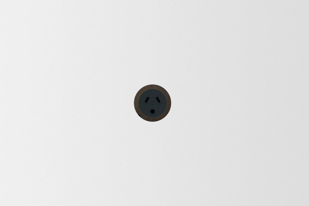 ZETR 48 Carbon Black outlet round pin in natural bronze