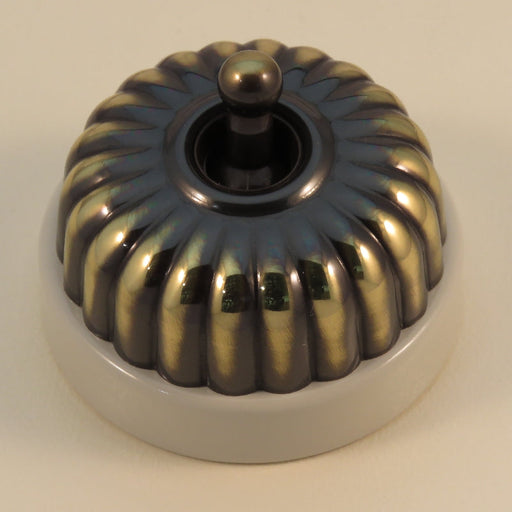 Classic 20 Series 10a Toggle Switch With Fluted Cover And Porcelain Base
